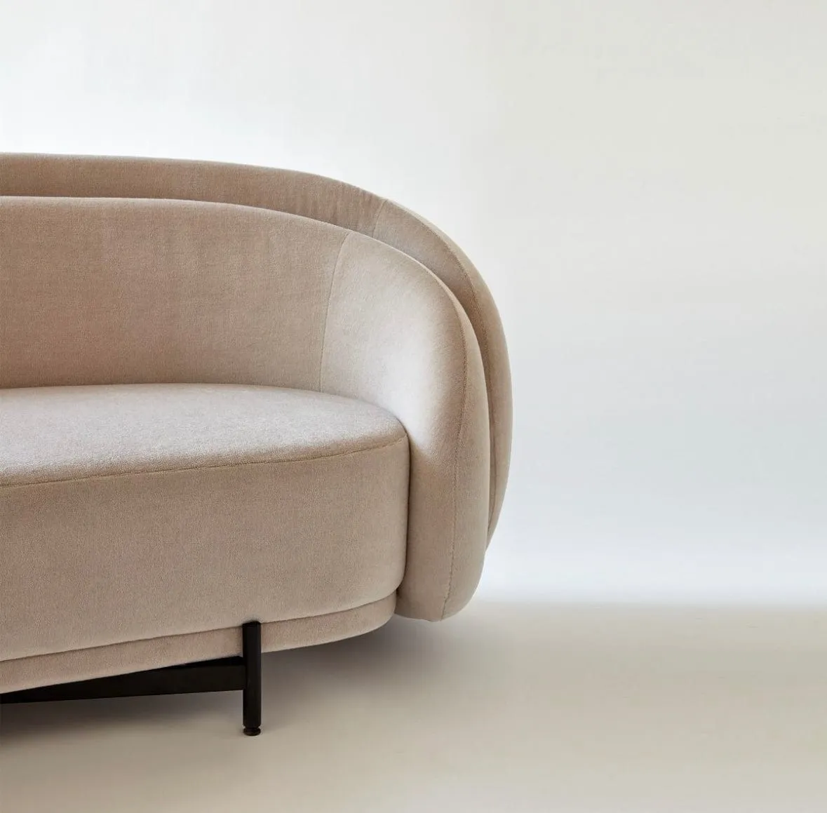 Erin Scratch Resistant Curve Sofa