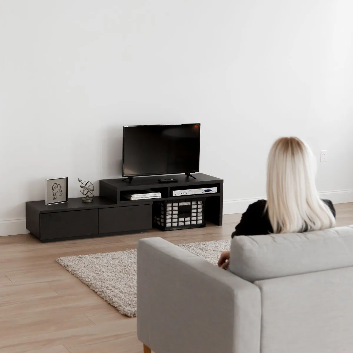 Expanding TV Media Stand