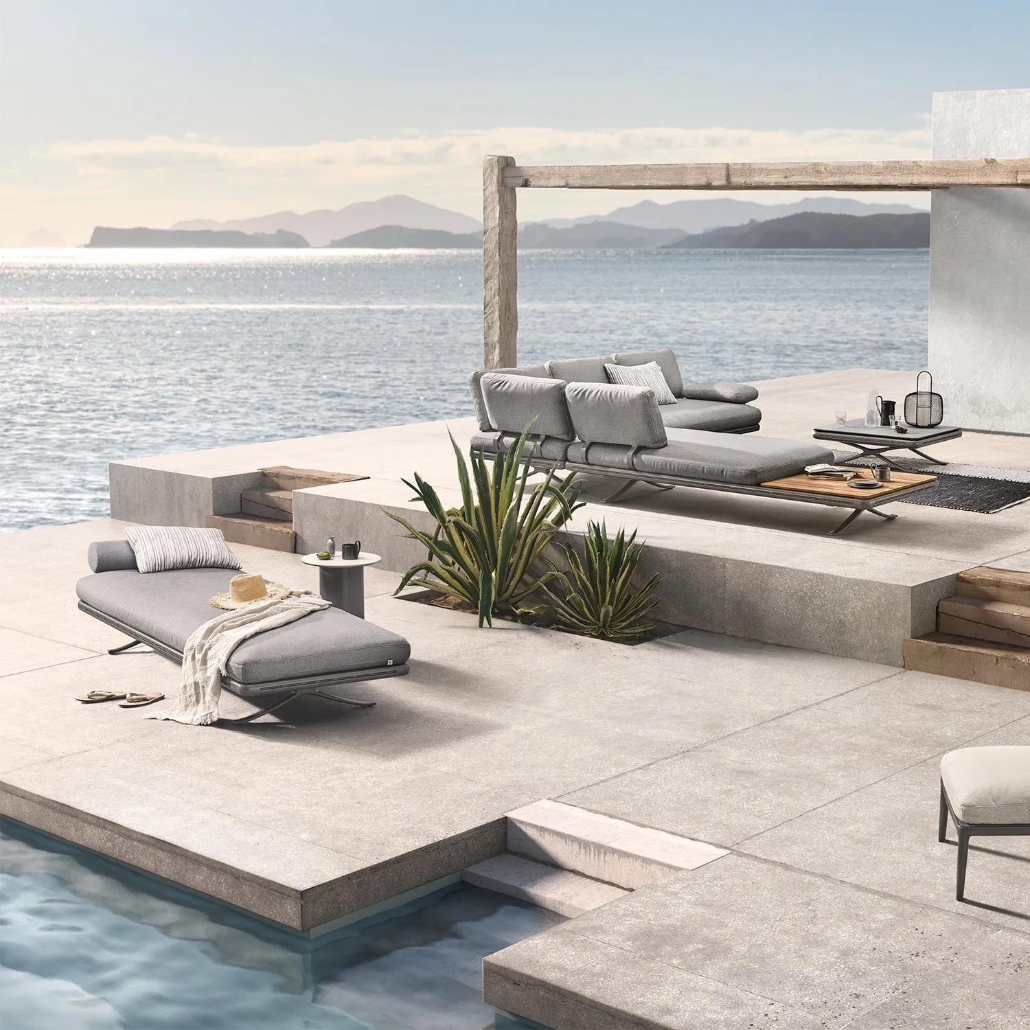 rolf benz | yoko 219 outdoor sofa with shelf | bianco