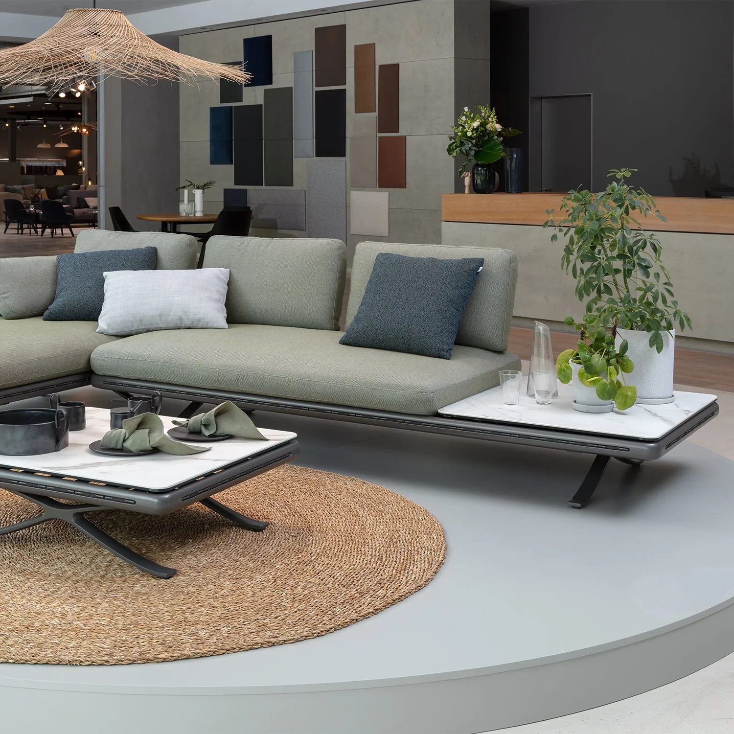 rolf benz | yoko 219 outdoor sofa with shelf | bianco