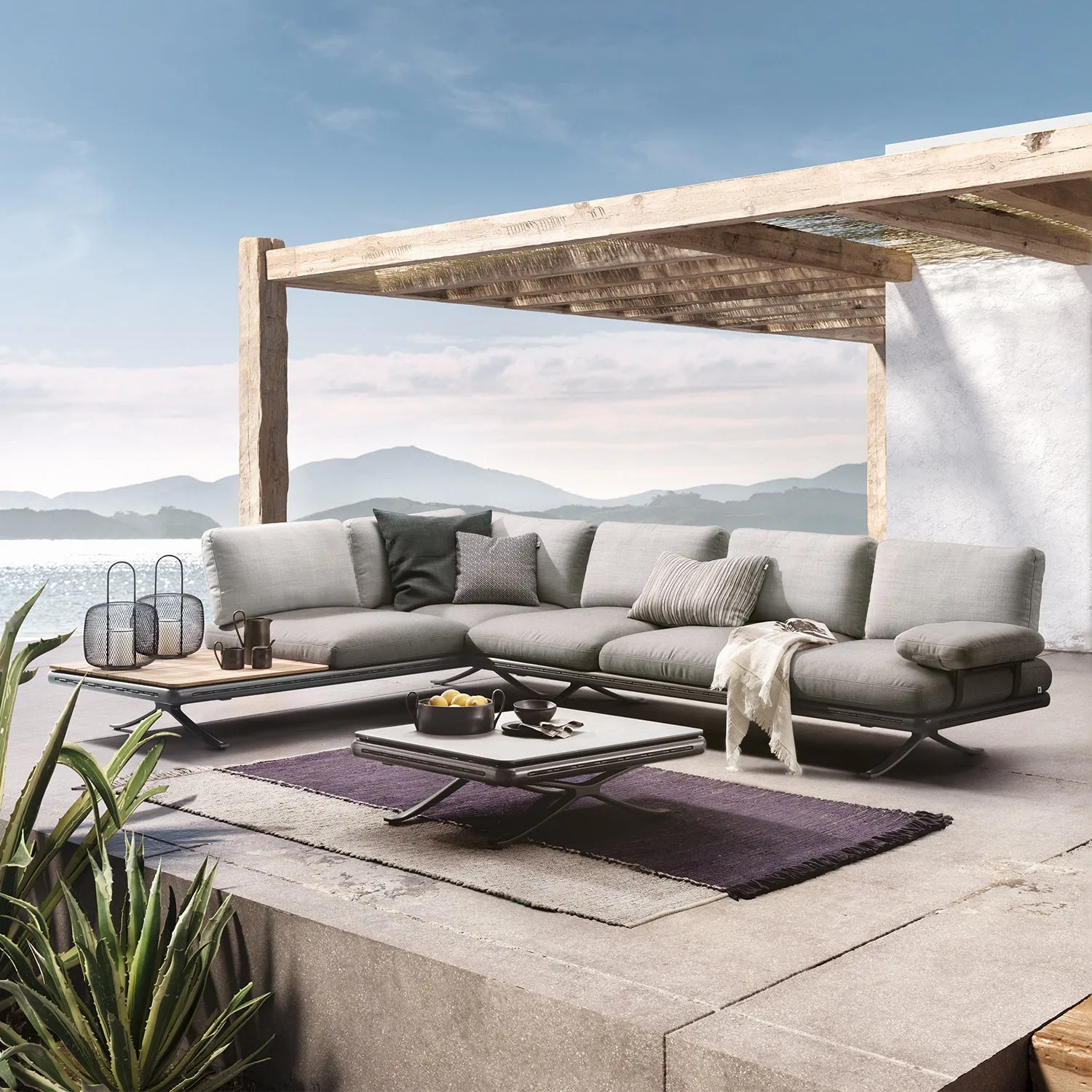 rolf benz | yoko 219 outdoor sofa with shelf | bianco